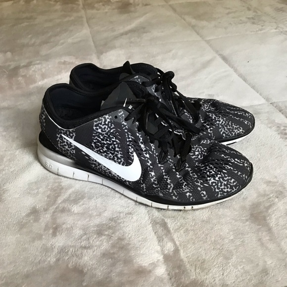 Nike Shoes - NIKE RUNNING SHOES 👟